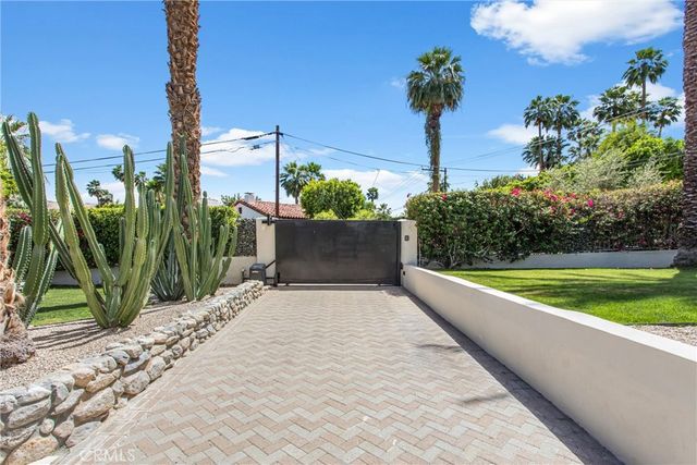 294 W Crestview Drive, Palm Springs, CA 92264