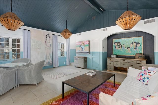 294 W Crestview Drive, Palm Springs, CA 92264