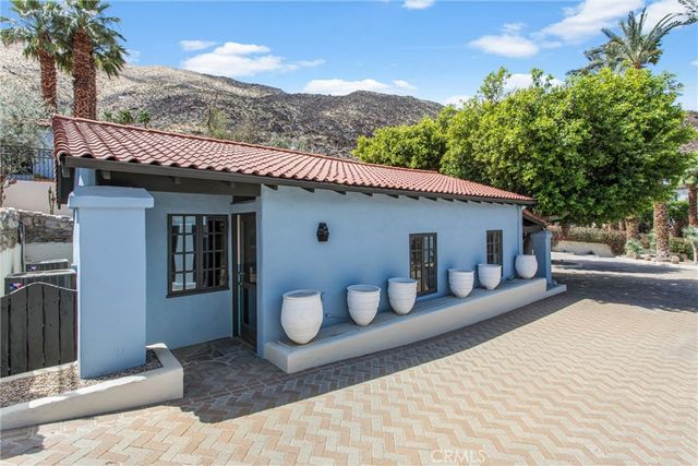 294 W Crestview Drive, Palm Springs, CA 92264