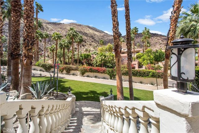 294 W Crestview Drive, Palm Springs, CA 92264