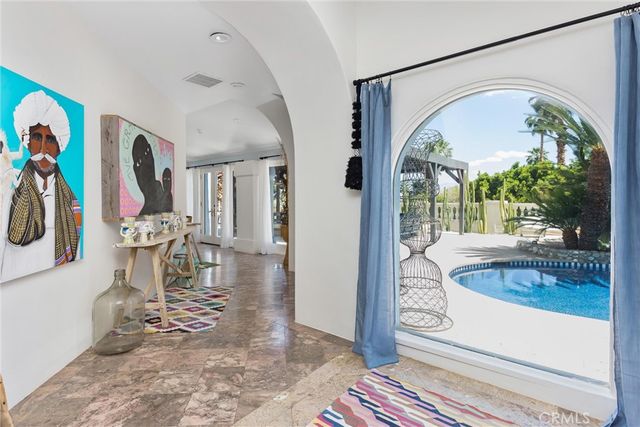 294 W Crestview Drive, Palm Springs, CA 92264
