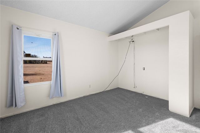 1418 S Canelo Road, Golden Valley, AZ 86413