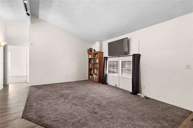 1418 S Canelo Road, Golden Valley, AZ 86413