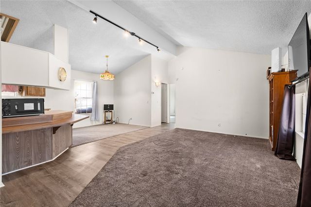 1418 S Canelo Road, Golden Valley, AZ 86413