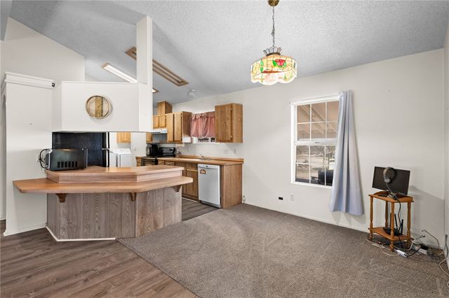 1418 S Canelo Road, Golden Valley, AZ 86413