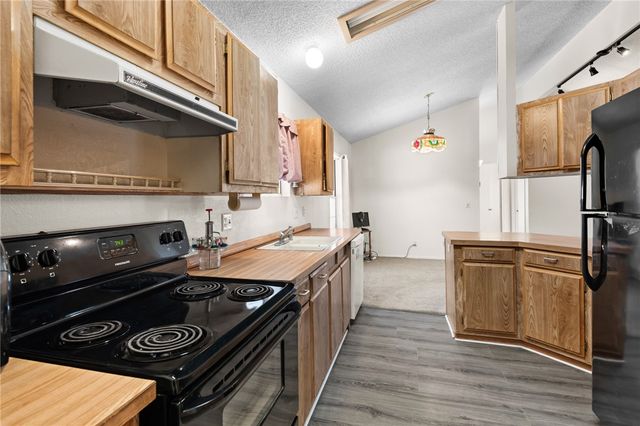 1418 S Canelo Road, Golden Valley, AZ 86413