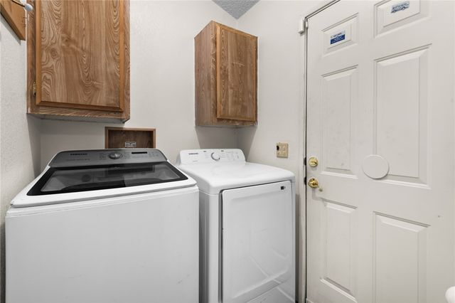 1418 S Canelo Road, Golden Valley, AZ 86413