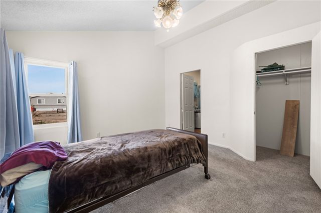 1418 S Canelo Road, Golden Valley, AZ 86413