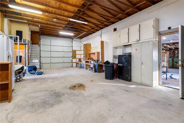 1418 S Canelo Road, Golden Valley, AZ 86413