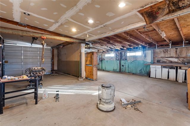 1418 S Canelo Road, Golden Valley, AZ 86413