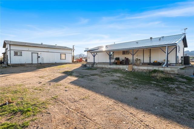 1418 S Canelo Road, Golden Valley, AZ 86413