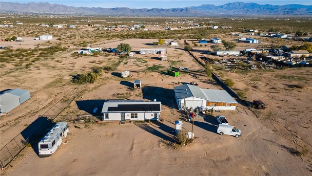 1418 S Canelo Road, Golden Valley, AZ 86413