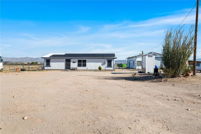 1418 S Canelo Road, Golden Valley, AZ 86413