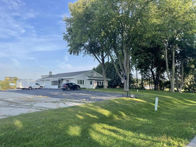 3555 Hillside ROAD, Slinger, WI 53086
