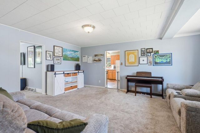 202 Hamilton Drive, River Falls, WI 54022