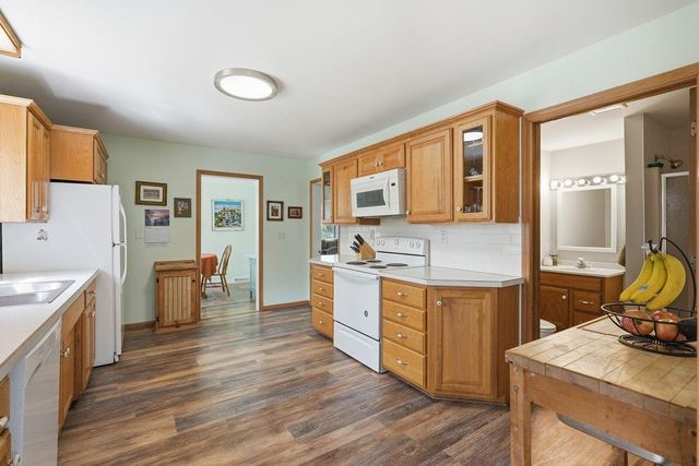 202 Hamilton Drive, River Falls, WI 54022