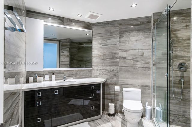 16425 Collins Avenue OS16A, Sunny Isles Beach, FL 33160