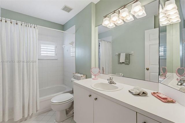 8820 SW 223rd Ter, Cutler Bay, FL 33190