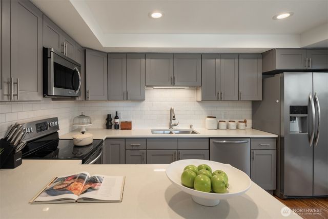8148 16th Avenue SW, Seattle, WA 98106