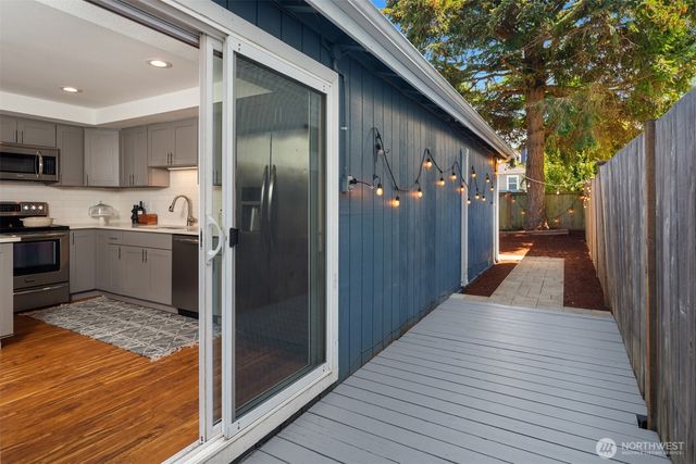 8148 16th Avenue SW, Seattle, WA 98106