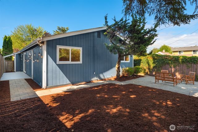 8148 16th Avenue SW, Seattle, WA 98106