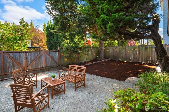 8148 16th Avenue SW, Seattle, WA 98106