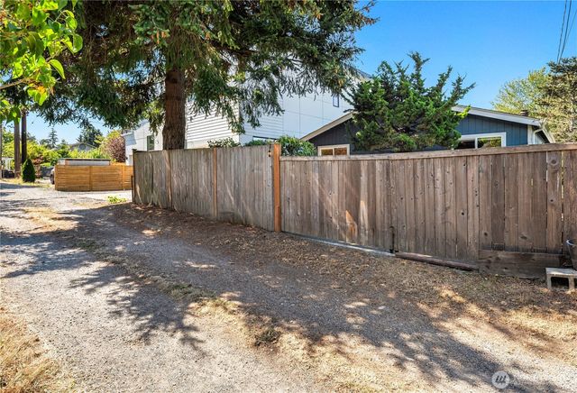 8148 16th Avenue SW, Seattle, WA 98106