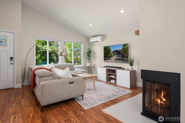 8148 16th Avenue SW, Seattle, WA 98106