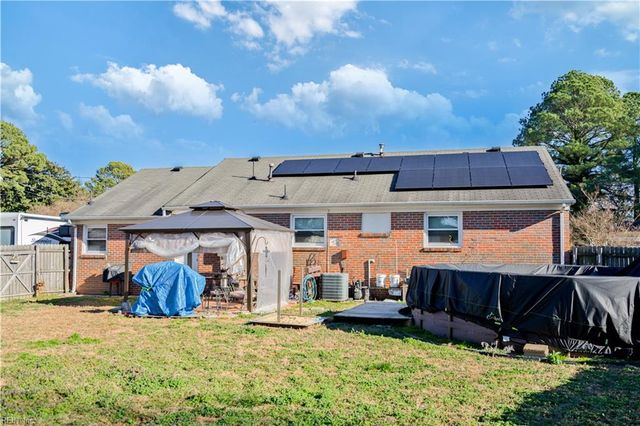 3724 Linnet LN, Portsmouth, VA 23703