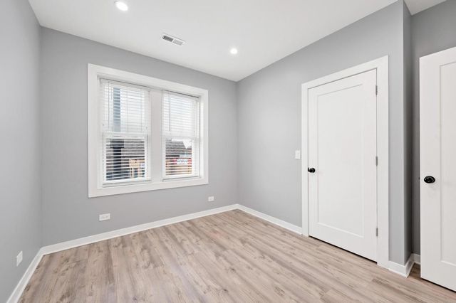 3752 W Division Street 2W, Chicago, IL 60651