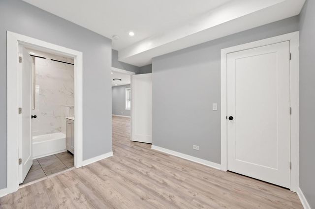 3752 W Division Street 2W, Chicago, IL 60651