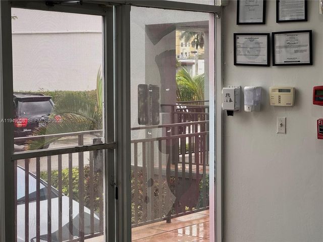 8347 NW 36th St, Doral, FL 33166