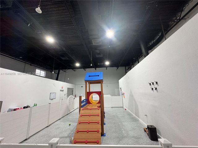 8347 NW 36th St, Doral, FL 33166