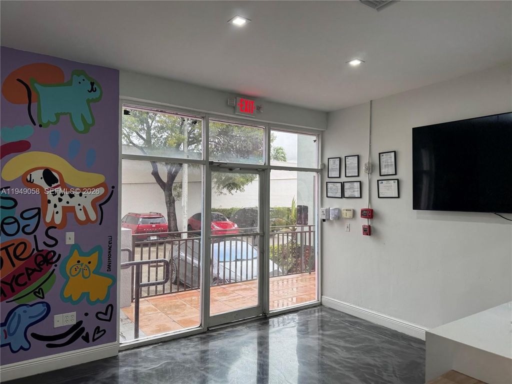 8347 NW 36th St, Doral, FL 33166