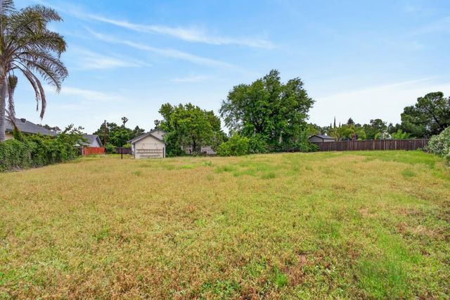 7649 El Modena Ave, Elverta, CA 95626