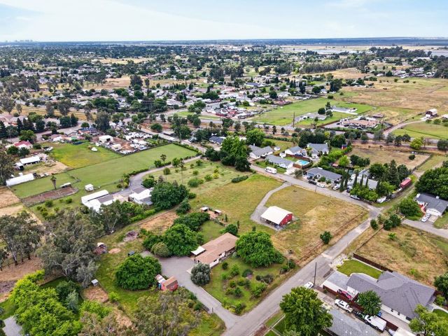 7649 El Modena Ave, Elverta, CA 95626