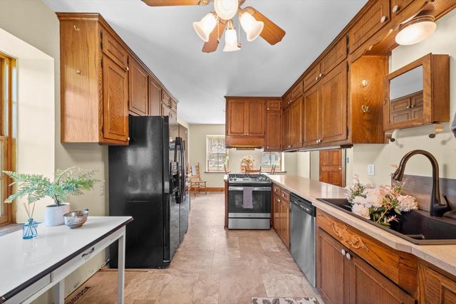 1718 17th AVENUE, Grafton, WI 53024