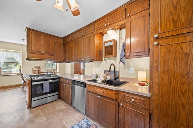 1718 17th AVENUE, Grafton, WI 53024