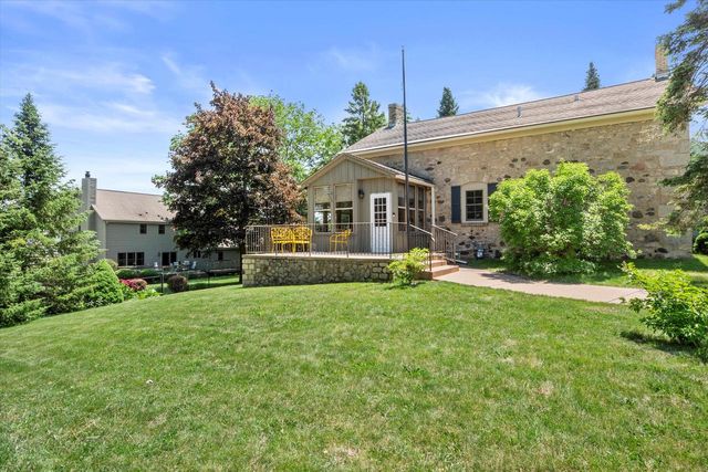 1718 17th AVENUE, Grafton, WI 53024