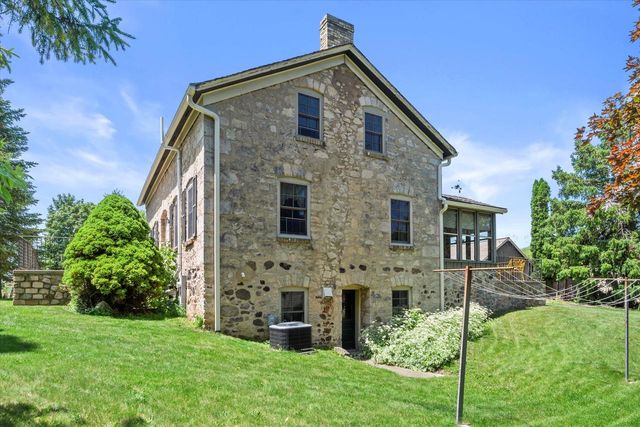 1718 17th AVENUE, Grafton, WI 53024