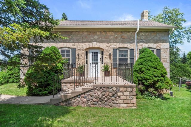 1718 17th AVENUE, Grafton, WI 53024