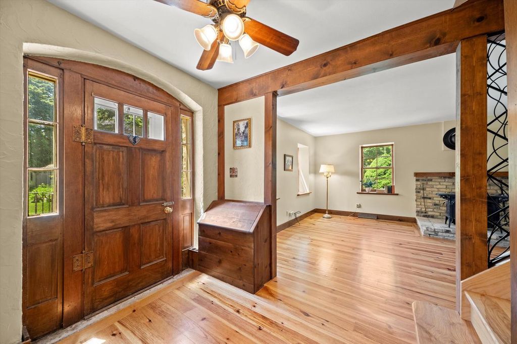 1718 17th AVENUE, Grafton, WI 53024