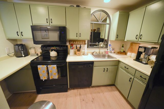 37 Alice Dr Apt 34, Concord, NH 03303