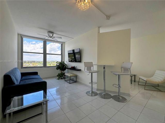 2899 Collins Ave 1042, Miami Beach, FL 33140