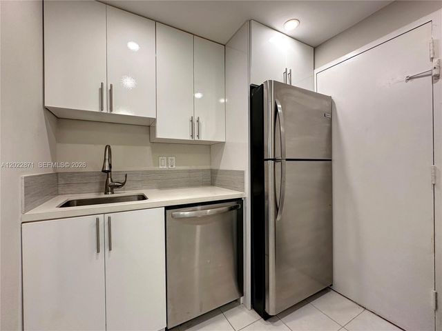 2899 Collins Ave 1042, Miami Beach, FL 33140