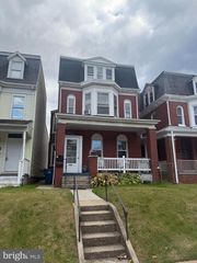 1422 W MARKET ST, York, PA 17404