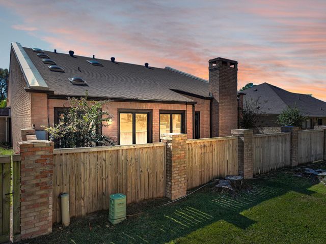 220 Summerwood Street, Beaumont, TX 77706