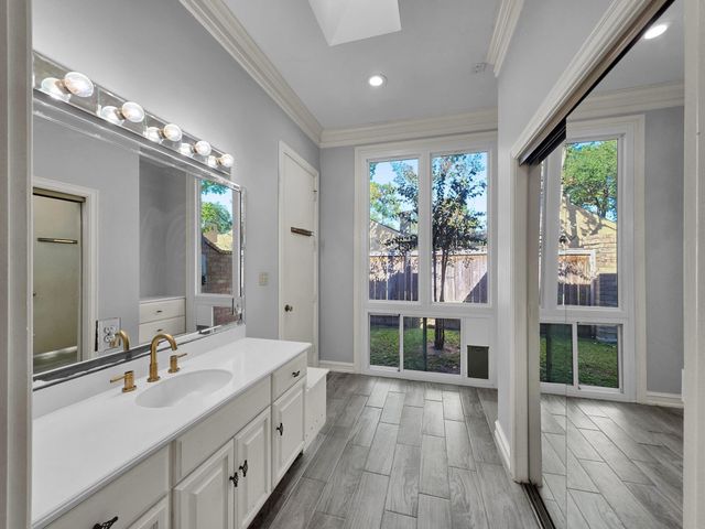 220 Summerwood Street, Beaumont, TX 77706