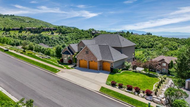 1596 E MILLBROOK WAY, Bountiful, UT 84010