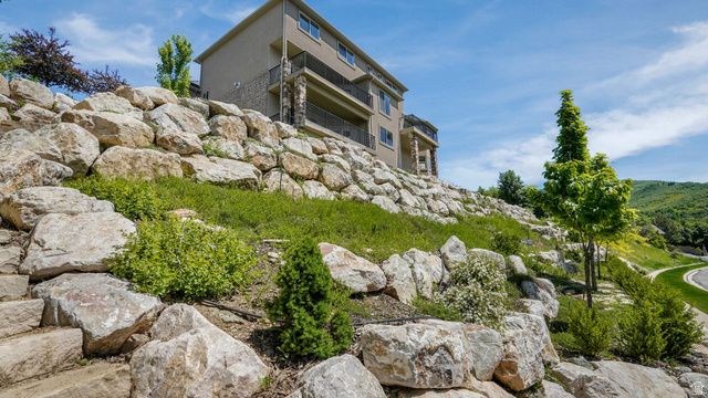 1596 E MILLBROOK WAY, Bountiful, UT 84010